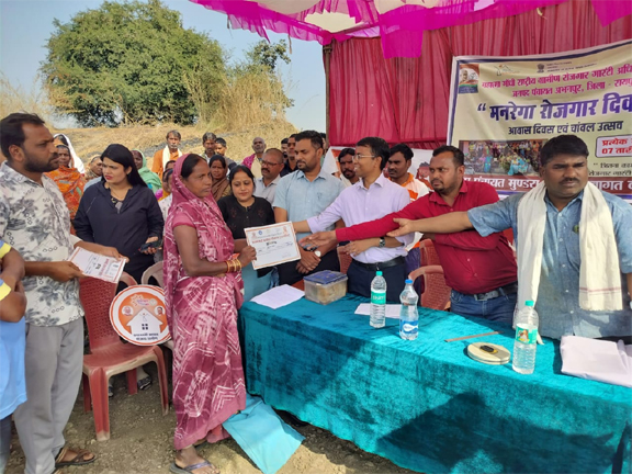 प्रत्येक माह की 7 तारीख को रोजगार एवं आवास दिवस का आयोजन