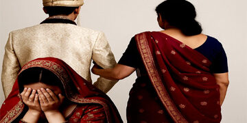 दामाद संग भागी सास का 10 महीने बाद मोहभंग, थाने पहुंचकर बोली- अब अकेले रहना है