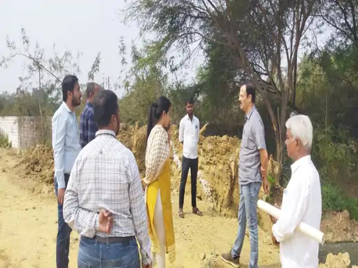 रायपुर में सरकारी जमीन पर अतिक्रमण…बुलडोजर चला:कलेक्टर के आदेश पर राजस्व विभाग और निगम ने लिया एक्शन