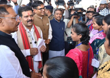 नए विश्वास के साथ आगे बढ़ रहे पुनर्वासित युवा: विधानसभा में समझी जनतांत्रिक प्रणाली