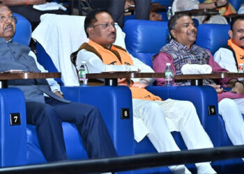 मुख्यमंत्री ने देखी ‘शतक’ और की प्रदेश में टैक्स-फ्री करने की घोषणा