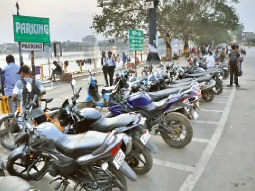 तेलीबांधा तालाब पार्किंग मुद्दा:रोजाना वॉक करने वालों की 200 गाड़ियां, अब इनकी पार्किंग के लिए बनाया जाएगा ग्रीन जोन