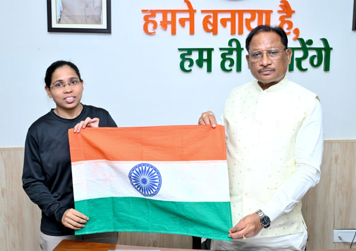 एवरेस्ट पर तिरंगा फहराने निकली छत्तीसगढ़ की बेटी, मुख्यमंत्री ने दी शुभकामनाएं