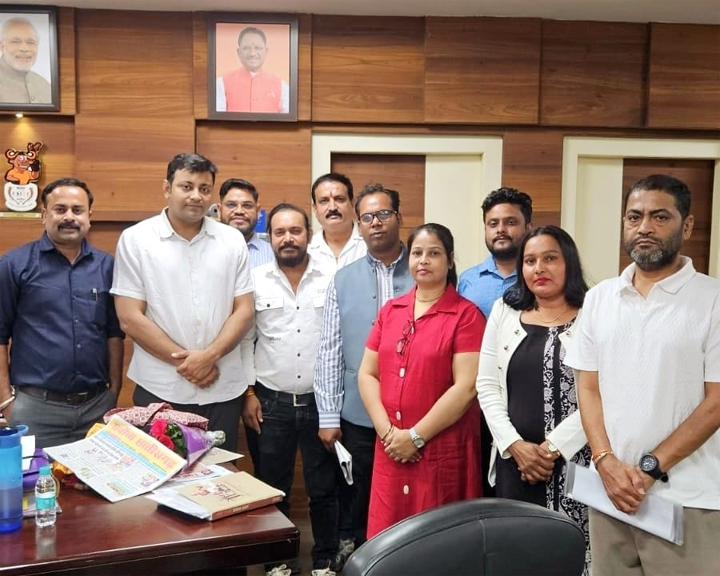 नेपाल से इंटरनेशनल जर्नलिज्म एक्सीलेंस अवॉर्ड प्राप्त टीम को जनसंपर्क आयुक्त रजत बंसल ने दी शुभकामनाएं….