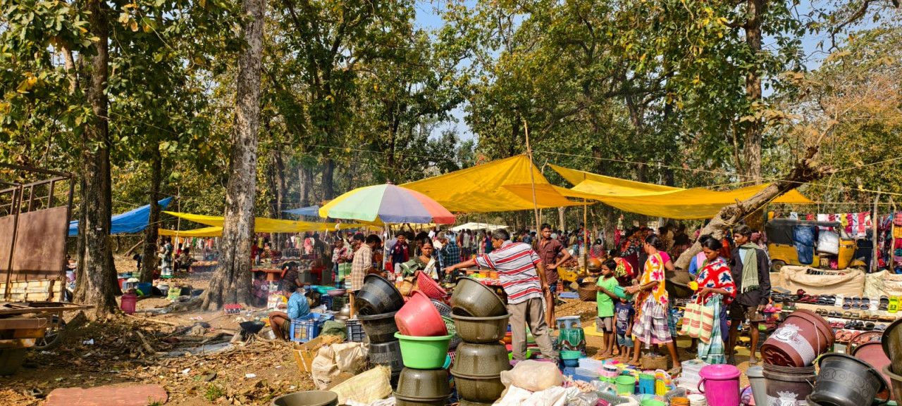 नक्सल मुक्त बीजापुर में विकास की नई दस्तक, चार दशकों बाद फिर सजी पुजारी कांकेर और कोण्डापल्ली की साप्ताहिक बाजारें…..