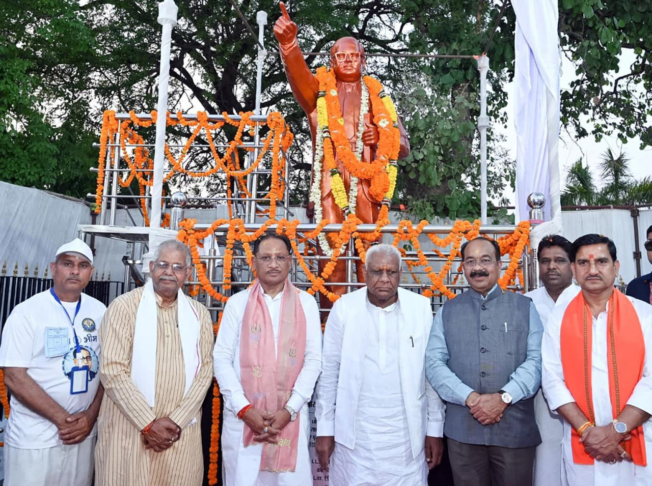 सुशासन तिहार 2026: मुख्यमंत्री विष्णु देव साय ने किया मुंगेली नगर के चौक-चौराहों में स्थापित प्रतिमाओं का अनावरण…..