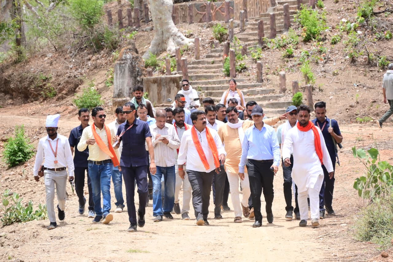 उप मुख्यमंत्री विजय शर्मा ने भोरमदेव कॉरिडोर निर्माण का किया निरीक्षण, बैठक लेकर की प्रगति की गहन समीक्षा….