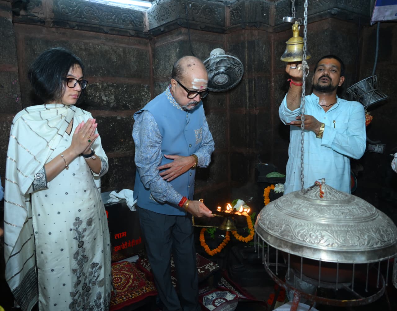 भोरमदेव पहुंचे राज्यपाल रमेन डेका, पूजा-अर्चना कर प्रदेशवासियों की सुख-समृद्धि की कामना की….