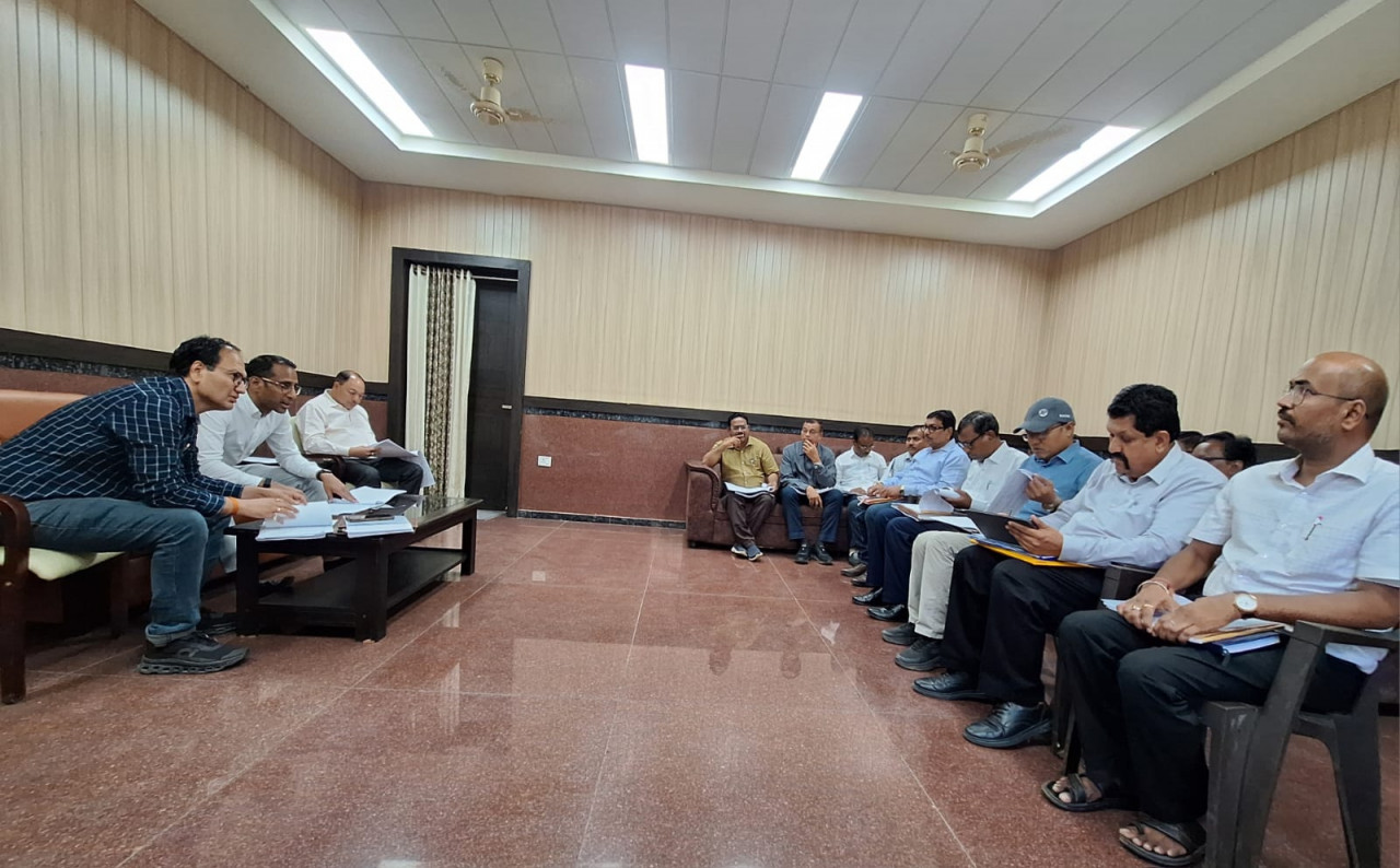 लोक निर्माण विभाग के सचिव ने सड़कों का काम देखा, अधिकारियों की बैठक लेकर काम में तेजी लाने के दिए निर्देश, कहा गुणवत्ता और समय-सीमा में पूर्णता सर्वाेच्च प्राथमिकता….