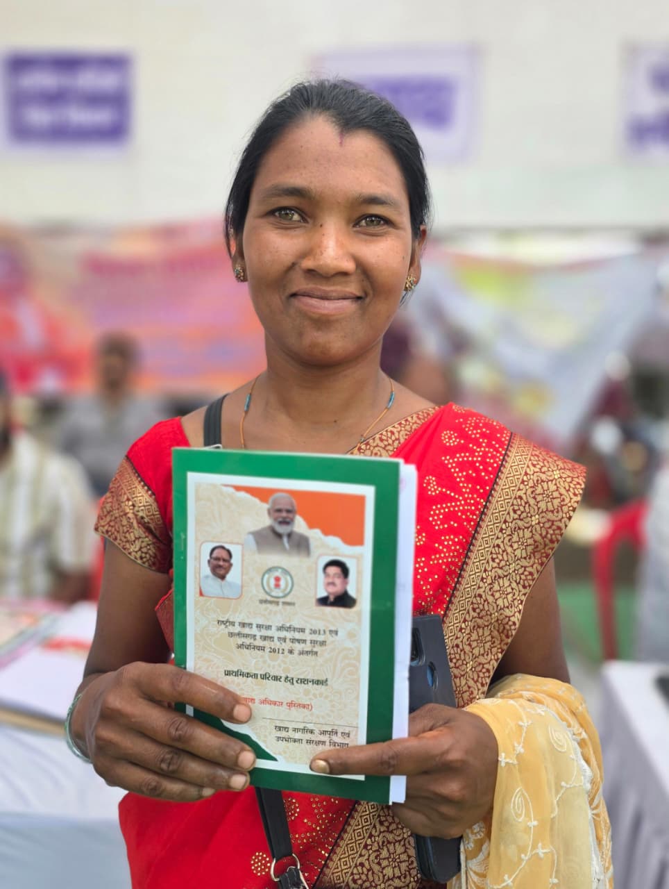 ’सुशासन तिहार में अलमा टोप्पो की वर्षों पुरानी समस्या का हुआ समाधान’, ’जनसमस्या निवारण शिविर में हाथों-हाथ मिला राशन कार्ड, परिवार को मिलेगा खाद्यान्न सुरक्षा का लाभ’…..