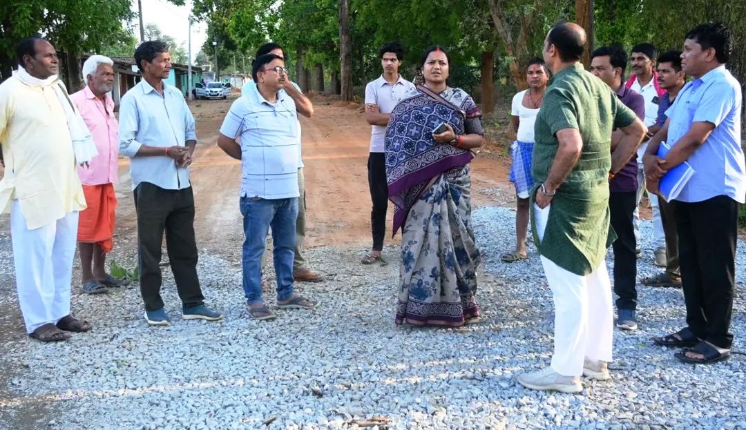 समयसीमा और गुणवत्ता पर फोकस: मंत्री लक्ष्मी राजवाड़े ने सड़क निर्माण कार्य का किया निरीक्षण…..