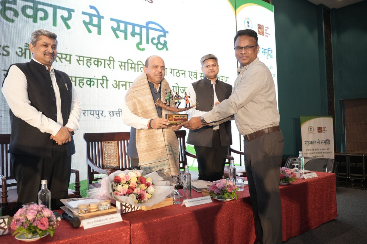 सहकार से समृद्धि की ओर : नवा रायपुर में छह राज्यों की क्षेत्रीय सहकारिता कार्यशाला संपन्न, डेयरी, मत्स्य और बहुउद्देशीय पैक्स को सशक्त बनाने पर मंथन, अनाज भंडारण योजना की प्रगति की समीक्षा……