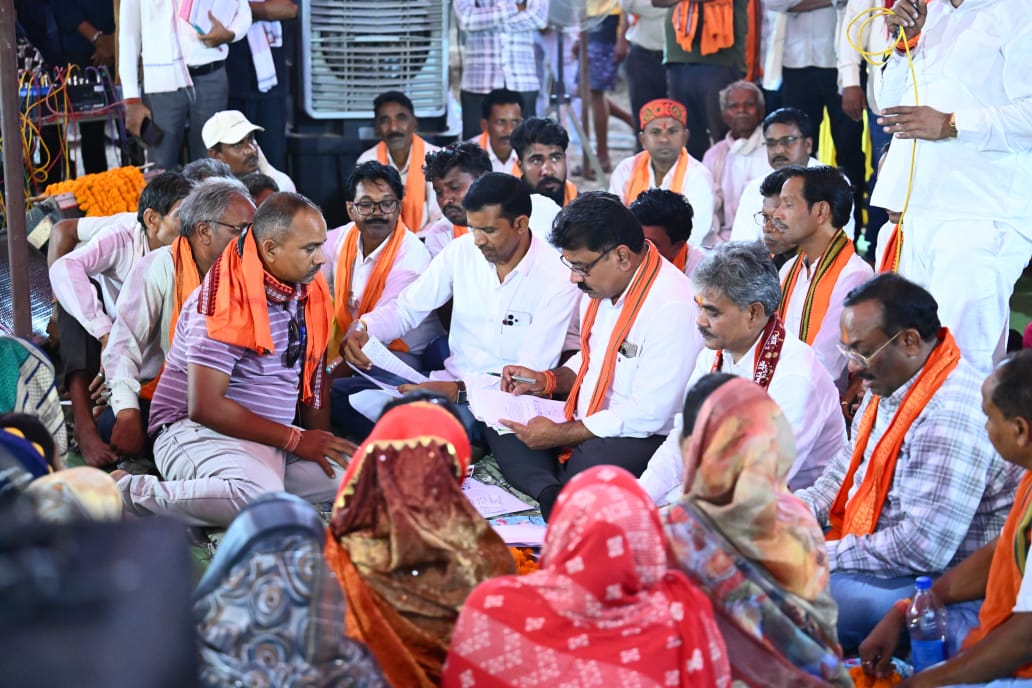 ’उप मुख्यमंत्री विजय शर्मा ने दी विकास कार्यों की बड़ी सौगात, 4.36 करोड़ रूपए लागत के सड़क पुल-पुलिया निर्माण का किया भूमिपूजन’….