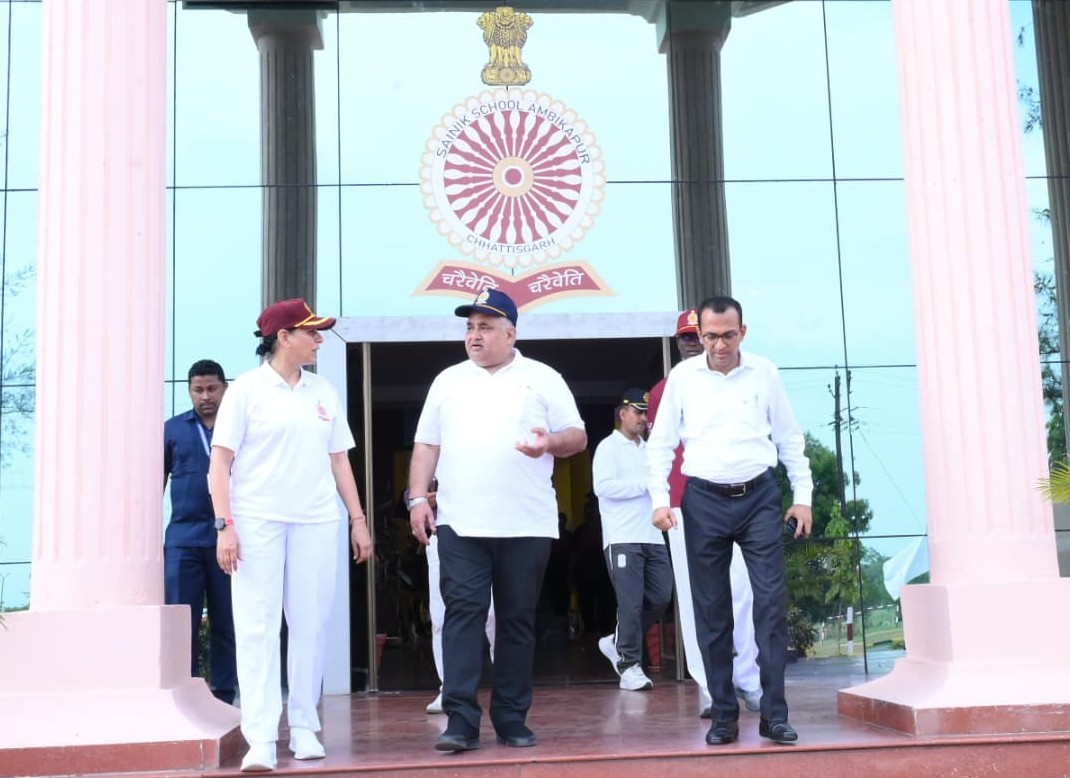 सैनिक स्कूल अंबिकापुर में आधुनिक पीवीसी बैडमिंटन कोर्ट का लोकार्पण, खेल प्रतिभाओं को मिलेगा नया मंच……
