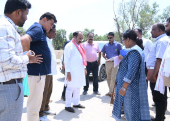 उप मुख्यमंत्री अरुण साव के बस्तर प्रवास का दूसरा दिन : मिशन अमृत, राष्ट्रीय राजमार्ग और तालाब सौंदर्यीकरण कार्यों का किया निरीक्षण…