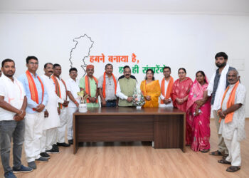 डोंगरगांव की बहुप्रतीक्षित मांग पूरी, बना नगर पालिका, उप मुख्यमंत्री अरुण साव से डोंगरगांव के जनप्रतिनिधियों और नागरिकों ने मिलकर जताया आभार…..