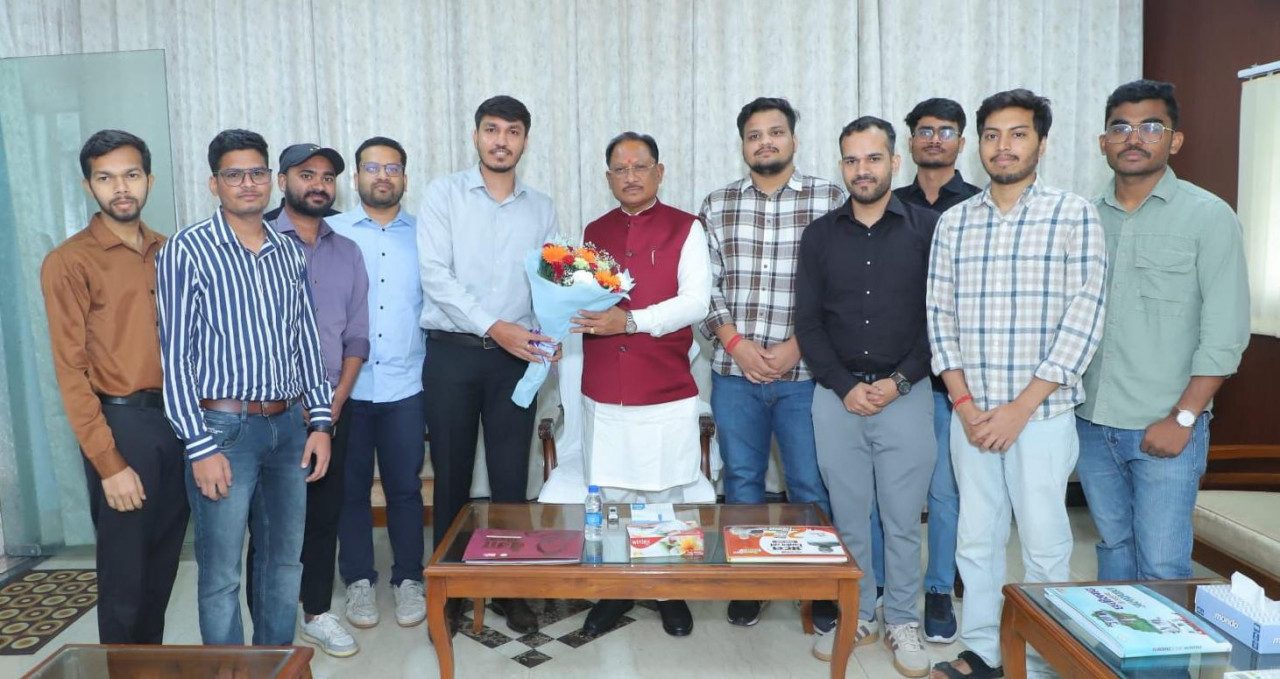 मुख्यमंत्री विष्णुदेव साय ने यूपीएससी प्रारंभिक परीक्षा में सफल ट्राइबल यूथ हॉस्टल के विद्यार्थियों से की मुलाकात….