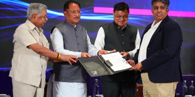 छत्तीसगढ़ में निवेश के लिए बिछा रेड कारपेट, 9,580 करोड़ रुपये के मिले प्रस्ताव, इन्वेस्टर कनेक्ट में हैदराबाद के निवेशकों को मुख्यमंत्री साय का न्योता….