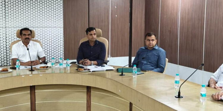 छत्तीसगढ़ में अब बिना लोकेशन ट्रैकिंग सिस्टम वाली यात्री बसों पर होगी कार्रवाई….