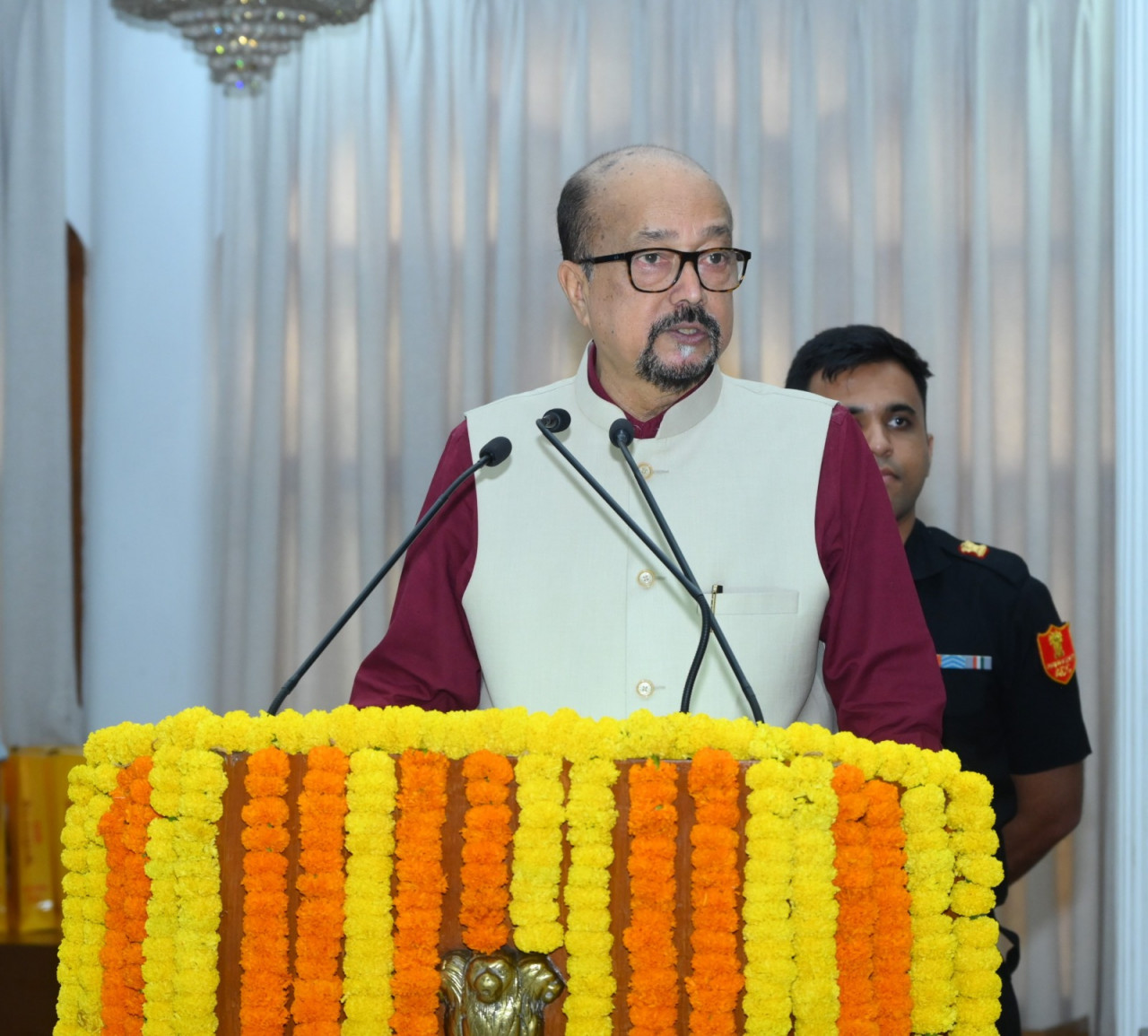 जीवन में ऐसा कार्य करें जिसमें केवल पाना नहीं, समाज को कुछ देना हो- राज्यपाल रमेन डेका….