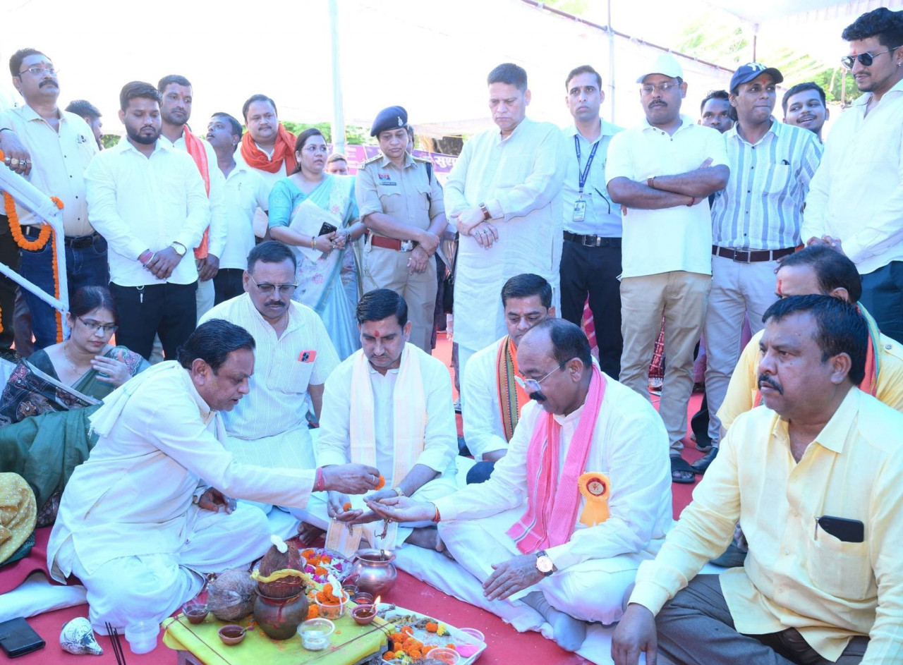 विकास की नई इबारत लिख रहा बिलासपुर, योजनाओं का लाभ अंतिम व्यक्ति तक पहुंचाना हमारी प्रतिबद्धता : केंद्रीय राज्य मंत्री तोखन साहू……