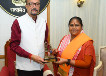 राज्यपाल रमेन डेका से राष्ट्रीय पिछड़ा वर्ग आयोग की अध्यक्ष साध्वी निरंजन ज्योति ने की सौजन्य भेंट….