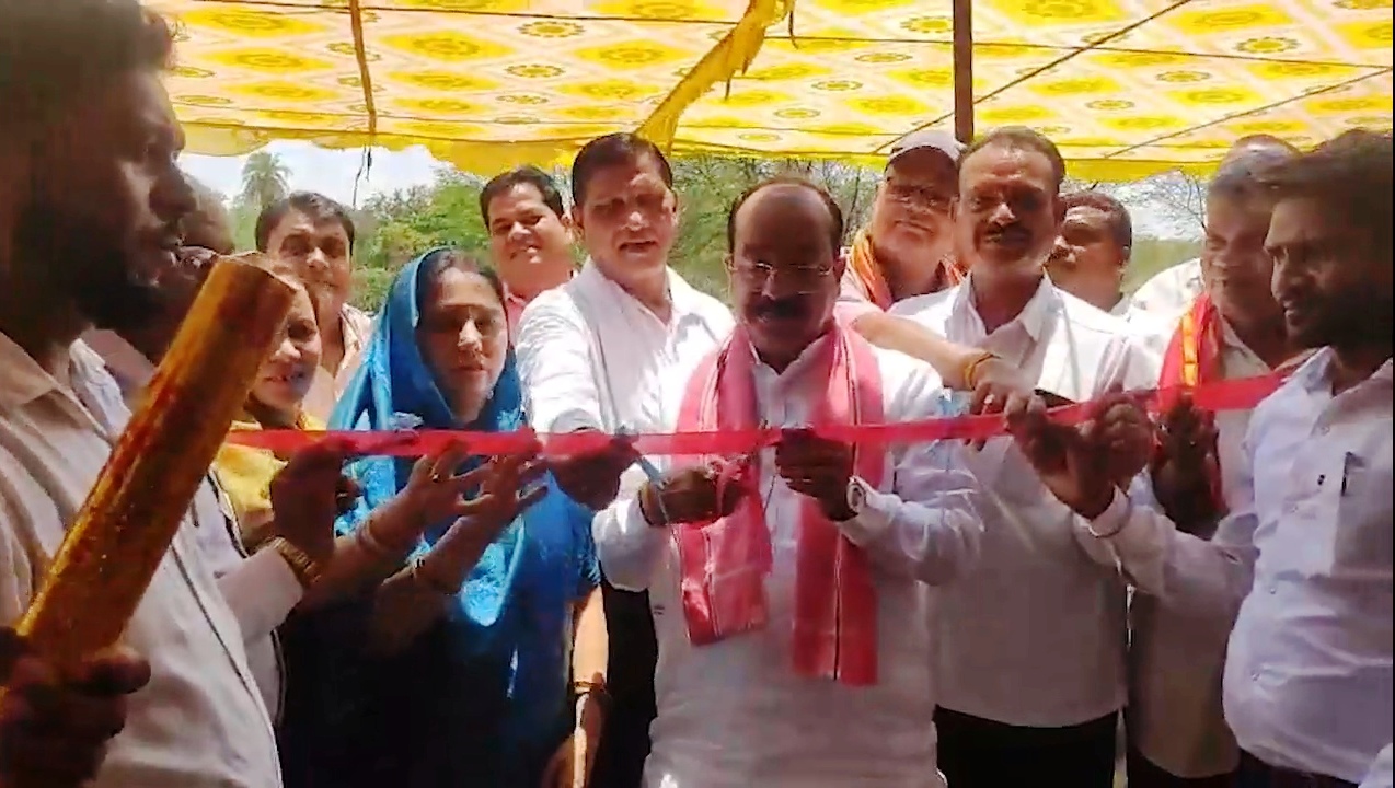 उप मुख्यमंत्री अरुण साव ने व्यावसायिक परिसर का किया लोकार्पण….