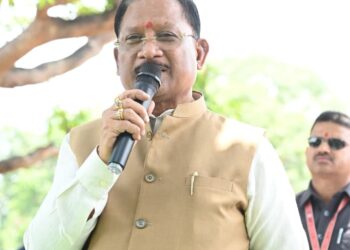 आम की छांव में मुख्यमंत्री की चौपाल : खाट पर बैठे, ग्रामीणों की सुनी बात, मौके पर दिए समाधान, निमधा में नर्सिंग कॉलेज, मिनी स्टेडियम और मंगल भवन की घोषणा….