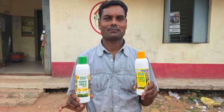 नैनो यूरिया और डीएपी से बदली किसान पंकज राजवाड़े की किस्मत, अन्य किसानों से की नवाचार अपनाने की अपील…..