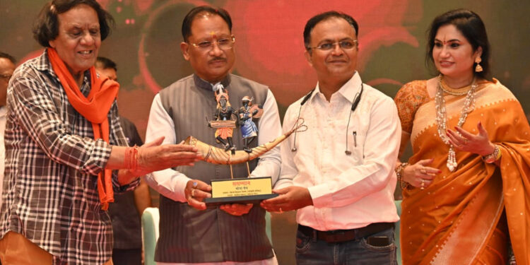 फिल्में समाज में सकारात्मक बदलाव की सशक्त माध्यम हैं – मुख्यमंत्री