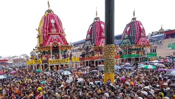 पुरी रथयात्रा में भगदड़ , एक की मौत, करीब 100 लोग घायल