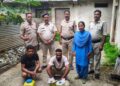 आबकारी विभाग की बड़ी कार्रवाई, 25 लीटर महुआ शराब व 120 किलो महुआ लाहन जब्त, दो आरोपी गिरफ्तार