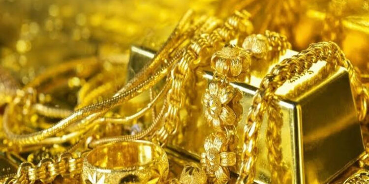 सोने-चांदी की कीमतों में लगी आग, एक हफ्ते में 7 हजार रुपए तक उछले दाम, जानिए 10 ग्राम गोल्ड का लेटेस्ट रेट