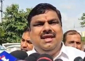 शिक्षा मंत्री गजेंद्र यादव ने कहा – प्रधान को वापस लेना चाहिए इस्तीफा