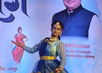 रायपुर : घुमड़ते बादलों के बीच मुक्ताकाशी मंच पर साकार हुआ ‘पावस प्रसंग’