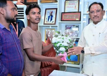 मुख्यमंत्री कैंप कार्यालय की संवेदनशील पहल से अविनाश को मिला नया जीवन