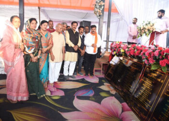 रायपुर : उपमुख्यमंत्री श्री विजय शर्मा ने किया शौर्य वाटिका का भूमिपूजन, लगभग 79 लाख रुपए के विकास कार्यों का किया लोकार्पण
