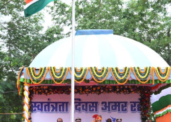 स्वतंत्रता दिवस समारोह : मुख्यमंत्री श्री साय ने पुलिस परेड ग्राउंड पर किया ध्वजारोहण, परेड की ली सलामी