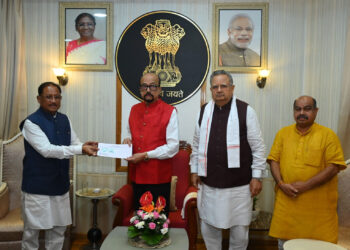 मुख्यमंत्री श्री विष्णु देव साय ने राज्यपाल श्री रमेन डेका से की सौजन्य भेंट