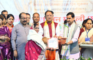 रायपुर : आंगन मिलन सेवा से उत्सव स्थल बने आंगनबाड़ी केंद्र, पहले दिन 97 हजार से अधिक लोगों की सहभागिता