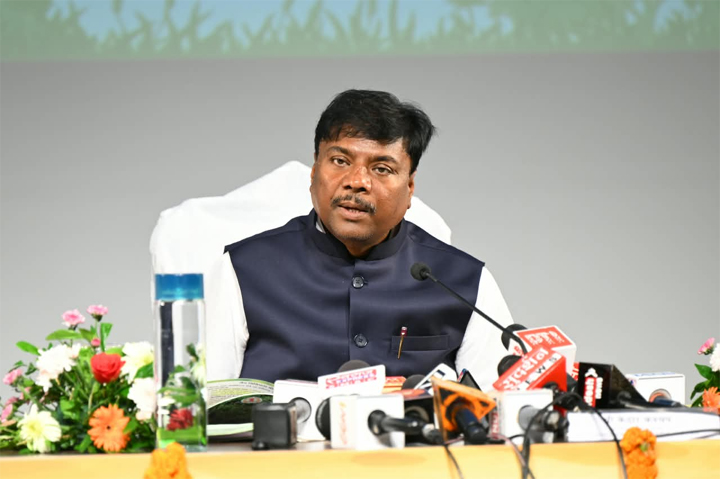 रायपुर : वन एवं जलवायु परिवर्तन मंत्री श्री केदार कश्यप की पत्रवार्ता