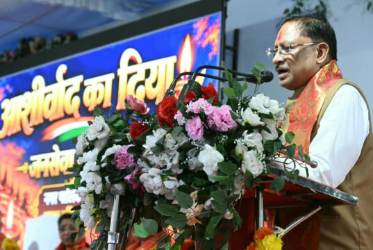 रायपुर : सवा लाख ‘आशीर्वाद के दीपों’ से जगमगाया खारुन तट, प्रधानमंत्री श्री नरेंद्र मोदी के स्वस्थ और दीर्घायु जीवन के लिए हुई महाआरती