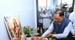 रायपुर : बनोरा अघोर गुरु पीठ पहुंचे मुख्यमंत्री श्री विष्णुदेव साय