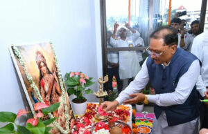 रायपुर : बनोरा अघोर गुरु पीठ पहुंचे मुख्यमंत्री श्री विष्णुदेव साय