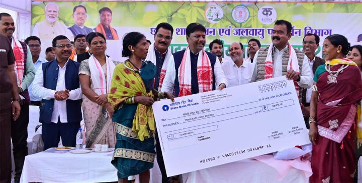 रायपुर : वन महोत्सव में केदार कश्यप का पर्यावरण संकल्प: ‘एक पेड़, एक जीवन’ का दिया संदेश