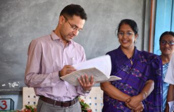 कलेक्टर आदित्य सिंह ने आंगनवाड़ी केंद्रों का किया औचक निरीक्षण, बच्चों के पोषण और टीकाकरण पर दिया जोर