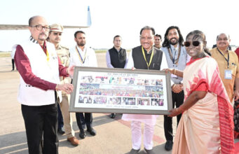 रायपुर : राष्ट्रपति श्रीमती द्रौपदी मुर्मु छत्तीसगढ़ प्रवास के पश्चात रायपुर से हुईं रवाना