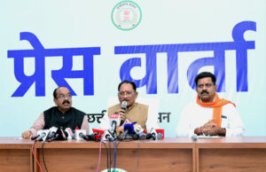 रायपुर : मुख्यमंत्री श्री विष्णु देव साय और उप मुख्यमंत्री श्री अरुण साव ने कैबिनेट की बैठक में लिए गए निर्णयों की जानकारी दी