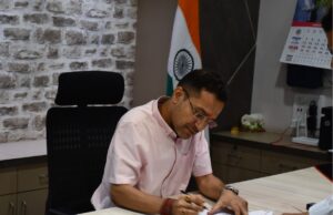 बालाघाट के नए कलेक्टर आदित्य सिंह ने संभाला कार्यभार