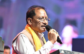 रायपुर : गरबा महोत्सव हमारी समृद्ध सांस्कृतिक परंपरा और मातृशक्ति के सम्मान का प्रतीक: मुख्यमंत्री श्री विष्णु देव साय